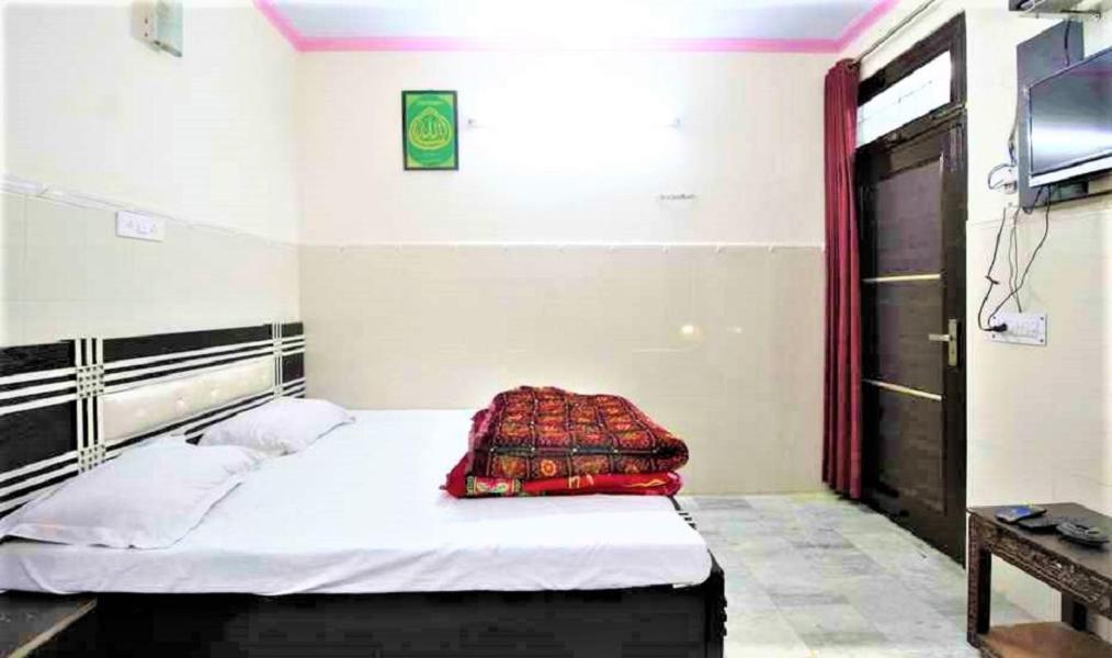 Central Guest House , Walk In Dargah & Markaz Нью-Дели Экстерьер фото
