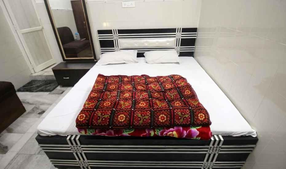 Central Guest House , Walk In Dargah & Markaz Нью-Дели Экстерьер фото