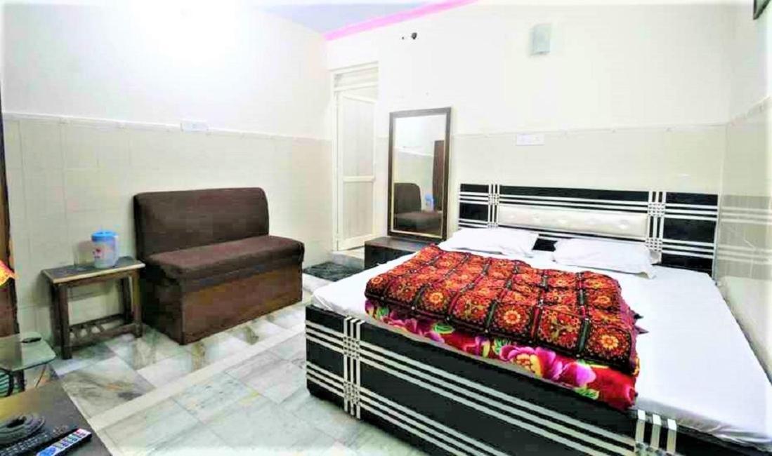 Central Guest House , Walk In Dargah & Markaz Нью-Дели Экстерьер фото