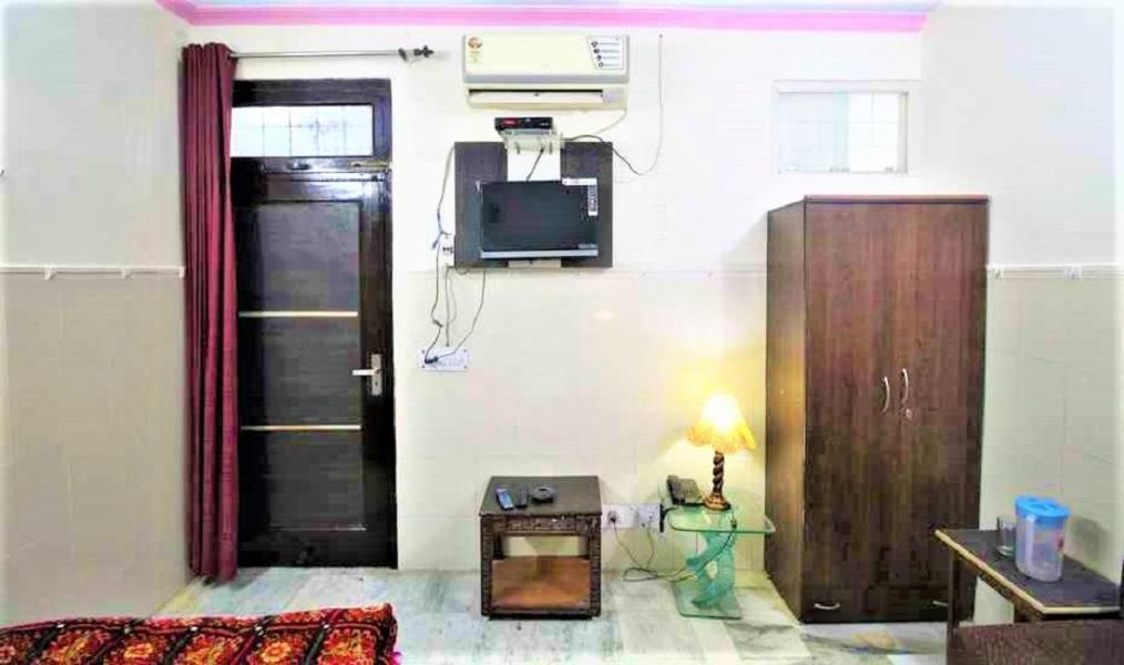 Central Guest House , Walk In Dargah & Markaz Нью-Дели Экстерьер фото